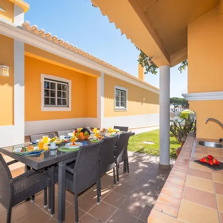 Villa In Olhos De Agua With Private Pool * Albufeira