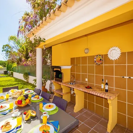 Villa In Olhos De Agua With Private Pool Villa *