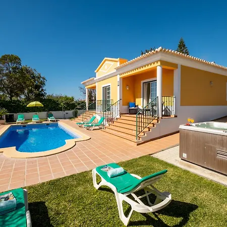 Villa In Olhos De Agua With Private Pool *
