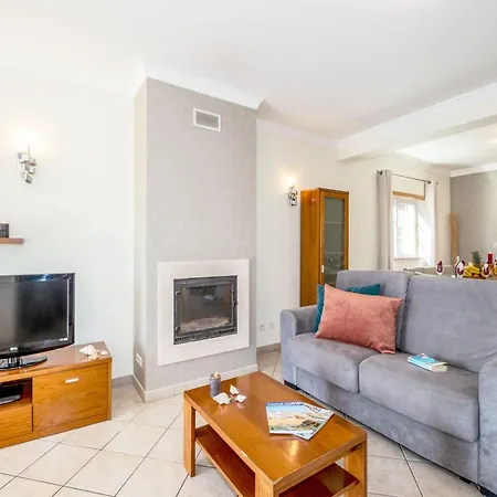 Villa In Olhos De Agua With Private Pool Albufeira