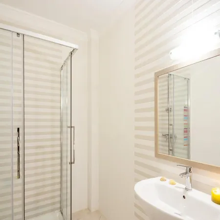Villa In Olhos De Agua With Private Pool *