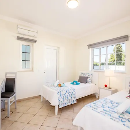 Villa In Olhos De Agua With Private Pool *